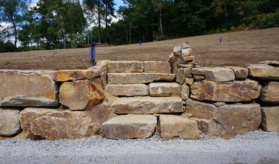 Terrassement, assainissement et empierrement à Cheniers